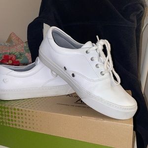 Nurse Mates Fleet White Shoes